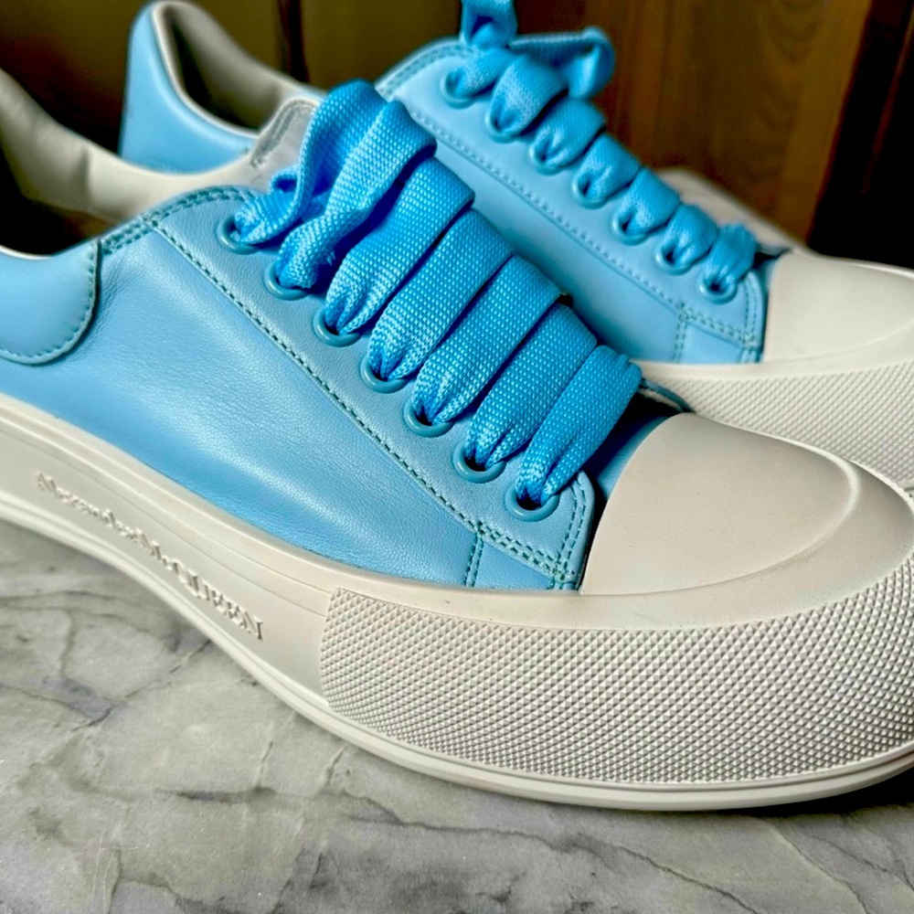 30% PRICE DROP!! $219 (was $295)
Alexander McQueen Cornflower Blue Sneaker